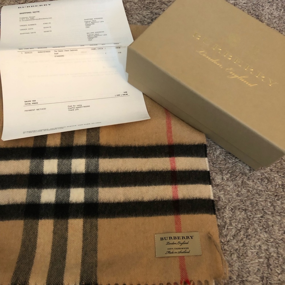 Authentic Burberry 100% Cashmere☃️❄️